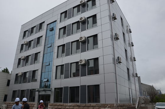 Özel Yapılandırılmış Çok Katlı Çelik Binalar Önceden Mühendislik Çelik Binalar