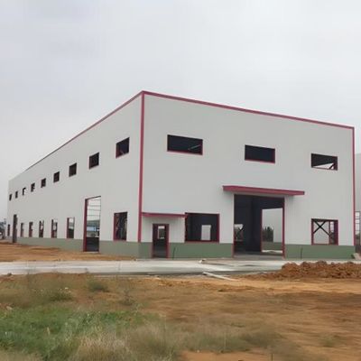 Q355b Q235b İyi ısı yalıtımlı kaplamalı çelik yapı depolama yeri
