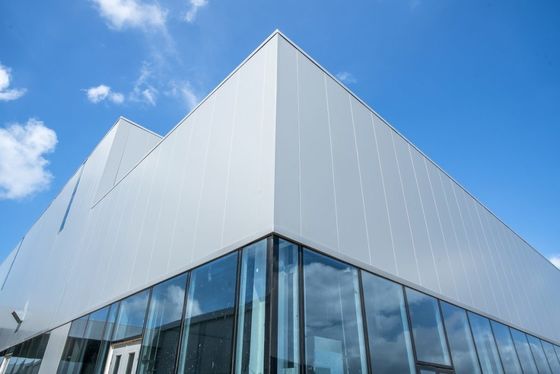 Endüstriyel Prefabrik Çelik Yapı Depoları Isole Çatı ve Duvarlarla